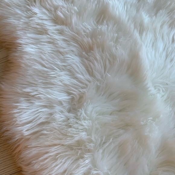 Genteele Faux Fur Sheepskin Rug Shag - Picture 3 of 4